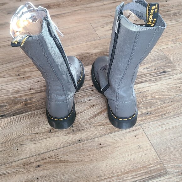 Doc Martens (Virginia) - Picture 4 of 7